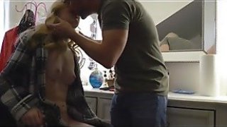 Blowjob remaja lucu mendapat creampied oleh pria yang lebih tua cumshot pantat besar payudara besar