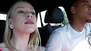 Hampir ketahuan orang tua lewat sementara pria kulit hitam meniduriku di mobilnya chrystal sinn adegan penuh - missdeep.com