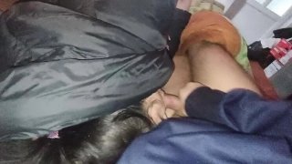 Brunette remaja yang sakit mendapat wajah kacau untuk obat air mani - pekerjaan pukulan amatir air mani di mulut