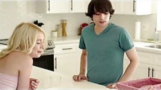 Mungkin aku marah karena aku menginginkan penisnya