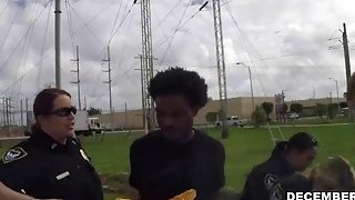 Polisi Maggie dan Joslyn menyalahgunakan Black Guy Outdoors