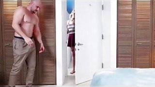 Pirang panas adalah teman saudara tirikuqpjla