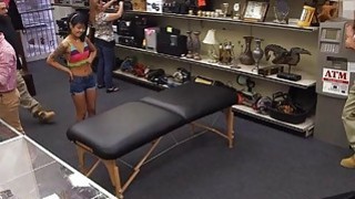 Gadis Asia menggadaikan vaginanya dan menggedor di ruang belakang