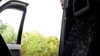 Sopir taksi anal bercinta antar ras di taksi palsu