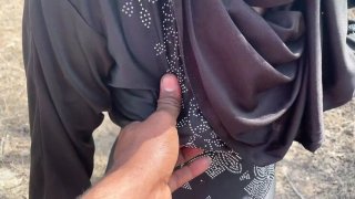 Ibu rumah tangga India kacau keras di rumah pertanian - payudara besar milf outdoor kasar seks