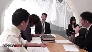 Rayuan jav yang intens montok rina mayuzumi setelah seharian bekerja keras di kantor