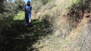 Istri Maroko Panas Selingkuh di Publik - Beurette Arab Seks Outdoor dengan Ayam Besar