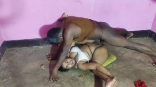 Hot Desi Girl 2025 - Indian Bhabhi Fucks Devar di HD