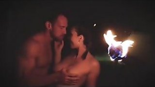 Pemintal api Brunette mendapat flaming hot sialan publik Italia usa buatan sendiri