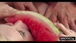 Jerman Milf Nicky Tease menuntut lebih banyak di salon - TINT BESAR TINDAH HARDCORE