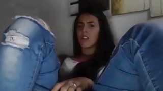Masturbasi remaja Di Bawah Jeans Di Webcam
