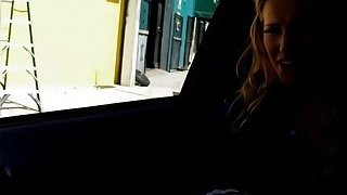 Sayang cantik Staci Carr vagina basah bercinta di dalam mobil