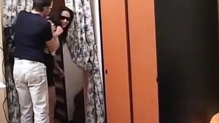 Pasangan amatir muda bercinta keras dalam rekaman seks buatan sendiri