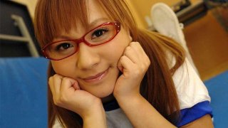 Gadis Jepang kecil melakukan group sex