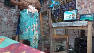 Desi bhabhi fucks stepbrother keras - seks buatan sendiri panas