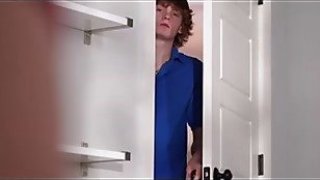 Anak tiriku yang seksi memulai tahun baruku dengan menelan bebanku elizabeth2b